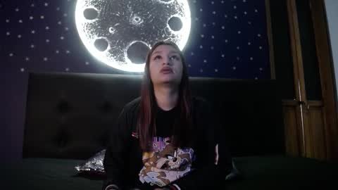 YUYIS online show from 22, 12, 2025