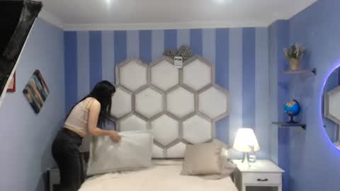 Snapshot of yvi_taylor chatting on 24, 7, 2026 yvi online show from 24, 7, 2026