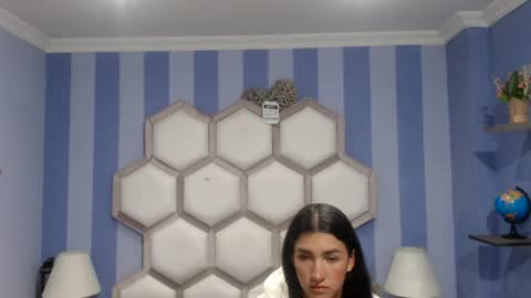 Snapshot of yvi_taylor chatting on 25, 7, 2026 yvi online show from 25, 7, 2026