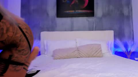 Snapshot of yviann chatting on 25, 2, 2025 YviAnn online show from 25, 2, 2025