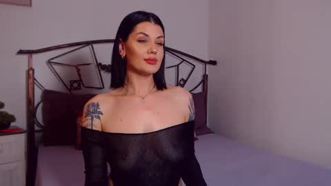 Snapshot of yvonneeverlee chatting on 16, 5, 2026 I V Y online show from 16, 5, 2026