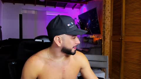 Snapshot of zac_levis chatting on 20, 12, 2024 Zac Jhordan online show from 20, 12, 2024