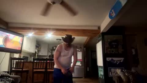 zach42104 online show from 16, 4, 2026