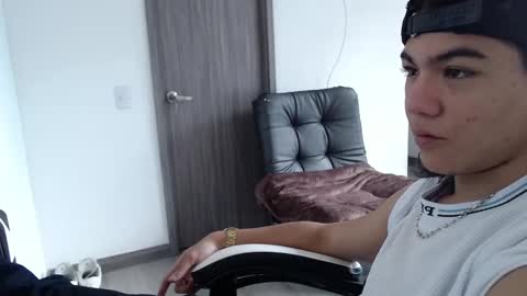 Snapshot of zackss_play chatting on 22, 9, 2025 Zackss online show from 22, 9, 2025