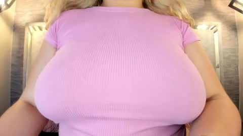 Snapshot of zafiro_claire chatting on 2, 5, 2026 Claire online show from 2, 5, 2026