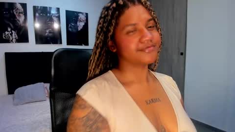 Snapshot of zahra_rose chatting on 9, 9, 2025 zahra_rose online show from 9, 9, 2025