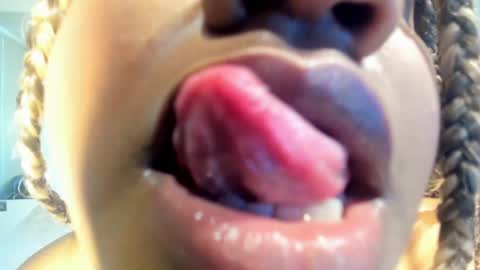 Snapshot of zahra_rose chatting on 10, 9, 2025 zahra_rose online show from 10, 9, 2025