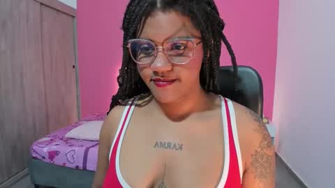 Snapshot of zahra_rose chatting on 21, 11, 2025 zahra_rose online show from 21, 11, 2025