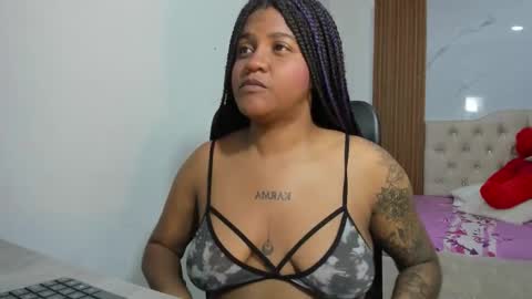 Snapshot of zahra_rose chatting on 18, 12, 2025 zahra_rose online show from 18, 12, 2025