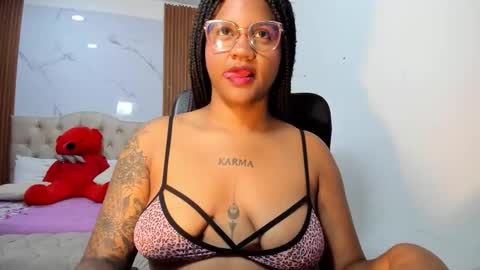 Snapshot of zahra_rose chatting on 2, 2, 2026 zahra_rose online show from 2, 2, 2026