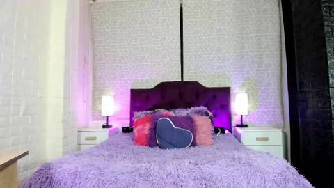 Zamara Kleii online show from 5, 11, 2025