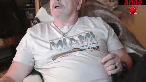 Snapshot of zander007 chatting on 3, 10, 2025 zander007 online show from 3, 10, 2025