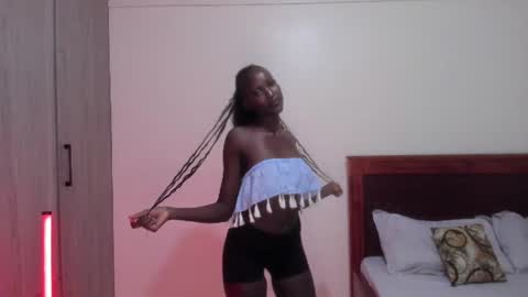 Snapshot of zara411 chatting on 8, 7, 2026 Zara online show from 8, 7, 2026