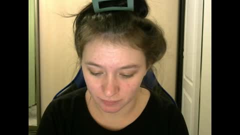 Snapshot of zara_golden chatting on 30, 12, 2024 chaturcum online show from 30, 12, 2024