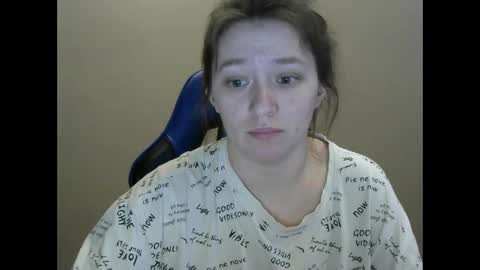 Snapshot of zara_golden chatting on 4, 2, 2025 chaturcum online show from 4, 2, 2025