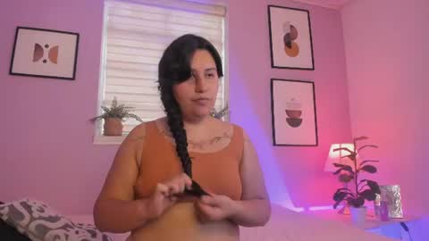 Snapshot of zarabloom_ chatting on 14, 7, 2026 Zara Blonm online show from 14, 7, 2026