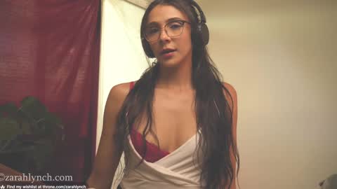 Snapshot of zarahlynch chatting on 18, 12, 2024 Miss Lynch   Next show  2911 online show from 18, 12, 2024