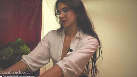 Snapshot of zarahlynch chatting on 7, 1, 2025 Miss Lynch   Next show  2911 online show from 7, 1, 2025