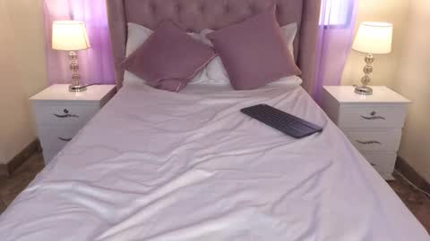 ZaraQuiinn online show from 13, 9, 2025