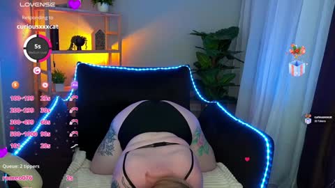Snapshot of zarareign_ chatting on 5, 2, 2025 Lola online show from 5, 2, 2025
