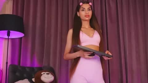 zariaavera online show from 28, 5, 2026