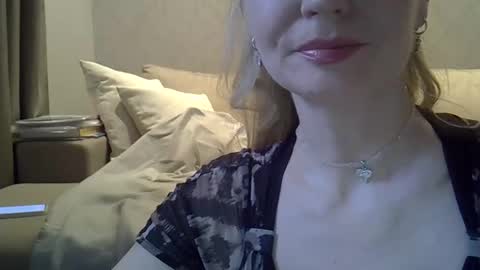 Snapshot of zarinaswift chatting on 30, 4, 2026 Zarina Swift online show from 30, 4, 2026