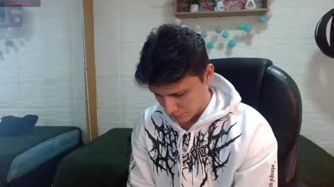 Snapshot of zayn_clausen chatting on 1, 5, 2026 zayn_clausen online show from 1, 5, 2026