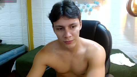 Snapshot of zayn_clausen chatting on 12, 5, 2026 zayn_clausen online show from 12, 5, 2026