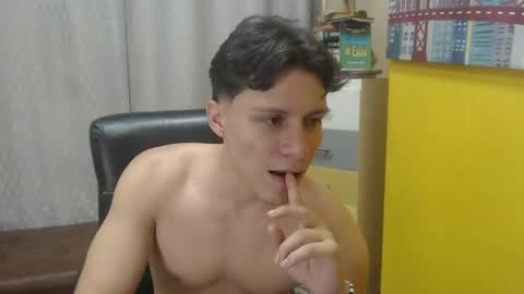 Snapshot of zayn_clausen chatting on 26, 5, 2026 zayn_clausen online show from 26, 5, 2026