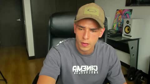 Snapshot of zayn_coss chatting on 6, 11, 2025 Zayn online show from 6, 11, 2025