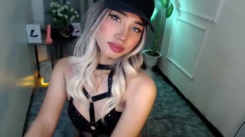 zelainalovetocum online show from 12, 3, 2025