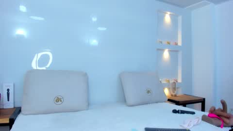 Snapshot of zenda_evans chatting on 21, 10, 2025 Zenda Evans online show from 21, 10, 2025