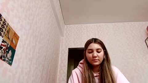 Snapshot of zeniabrossoit chatting on 6, 4, 2026 zeniabrossoit online show from 6, 4, 2026