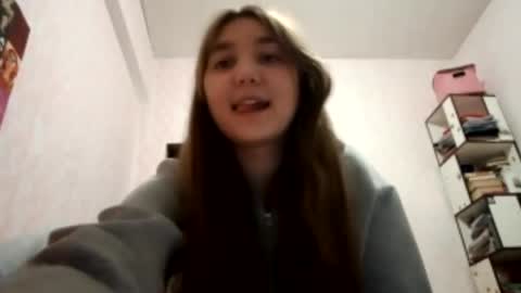 Snapshot of zeniabrossoit chatting on 13, 4, 2026 zeniabrossoit online show from 13, 4, 2026