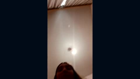 Snapshot of zeniabrossoit chatting on 15, 4, 2026 zeniabrossoit online show from 15, 4, 2026