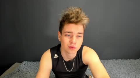 Snapshot of zeriixx chatting on 13, 5, 2026 Ethan online show from 13, 5, 2026