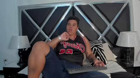 Snapshot of zeussmithh chatting on 10, 4, 2026 zeussmithh online show from 10, 4, 2026