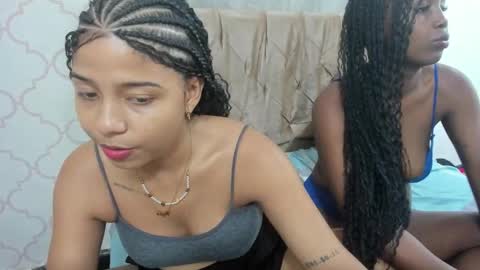 Snapshot of zeynep_20_ chatting on 14, 12, 2025 zeynep_20_ online show from 14, 12, 2025