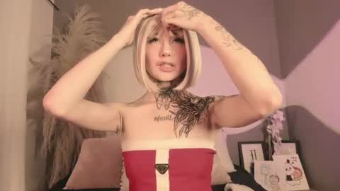zhally_dee online show from 22, 7, 2026