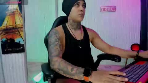 Snapshot of zhoestrong chatting on 28, 5, 2026 zhoestrong online show from 28, 5, 2026