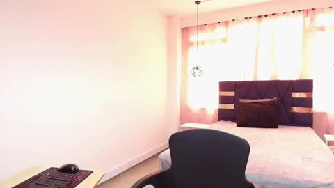 Zia Green online show from 3, 2, 2025