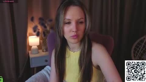 Snapshot of zlata__fox chatting on 19, 6, 2026 Zlata Mon Tue Thu Fri Sun Sa GMT 3 0000pm - 0600pm online show from 19, 6, 2026
