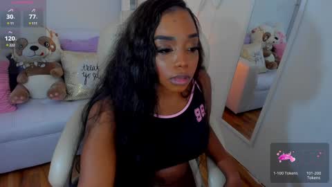 Snapshot of zobe_love chatting on 4, 2, 2025 Zobe Love online show from 4, 2, 2025