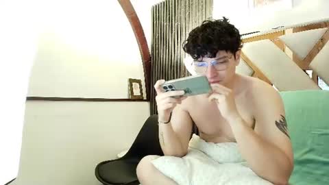 Zoe and dylan  online show from 13, 7, 2026