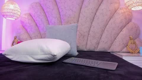 Snapshot of zoe_blosson chatting on 17, 5, 2026 zoe_blosson online show from 17, 5, 2026