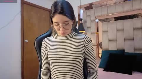 zoe_dear online show from 4, 6, 2026
