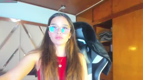 zoe_dear online show from 10, 6, 2026