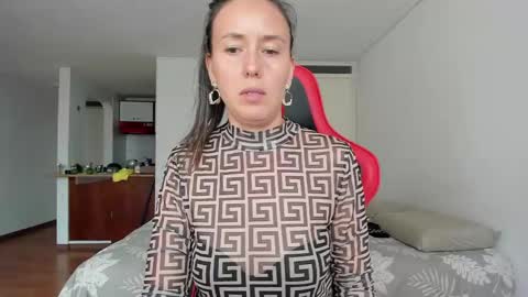 Snapshot of zoe_jeane_beker chatting on 8, 5, 2026 ZOE online show from 8, 5, 2026