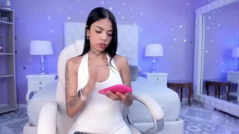 Snapshot of zoe_kravitx chatting on 1, 3, 2025 CAMILA online show from 1, 3, 2025