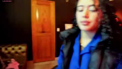 zoe  online show from 12, 7, 2026